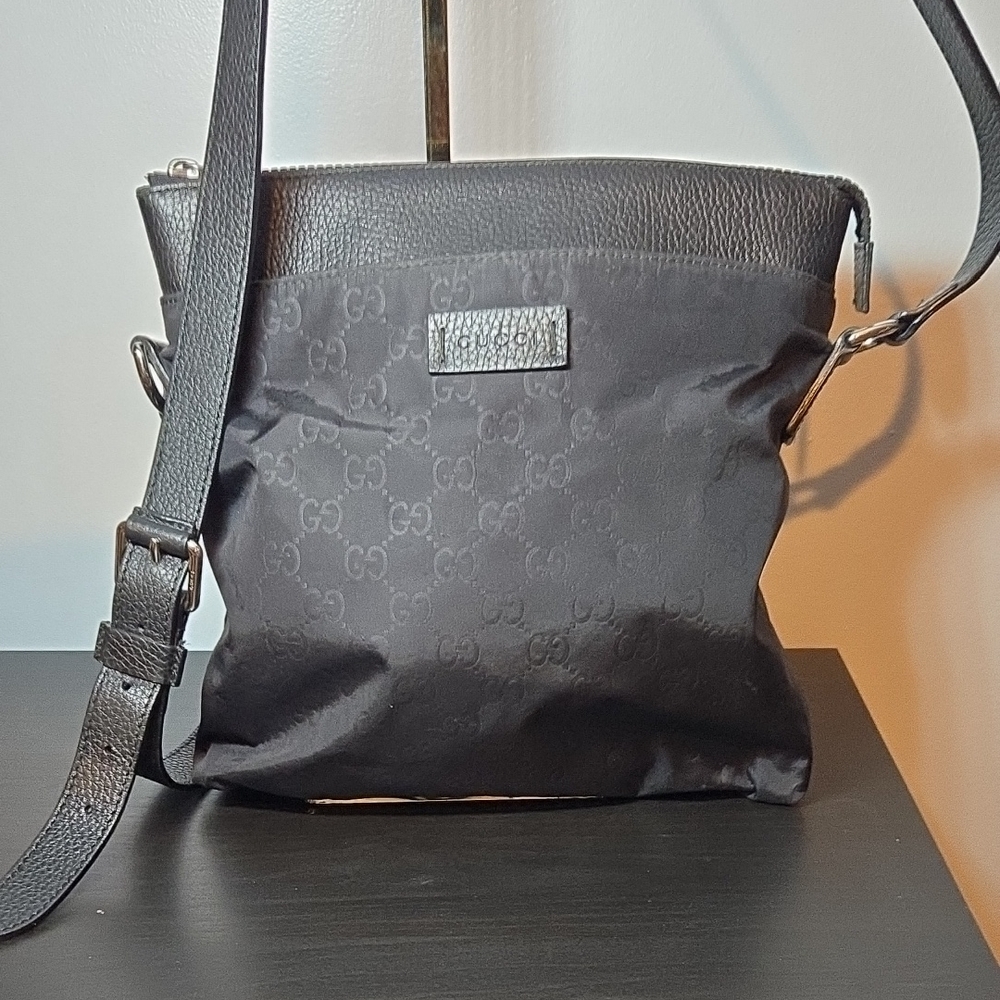 GUCCI Black GG Monogram NYLON/LEATHER Crossbody Messenger Bag